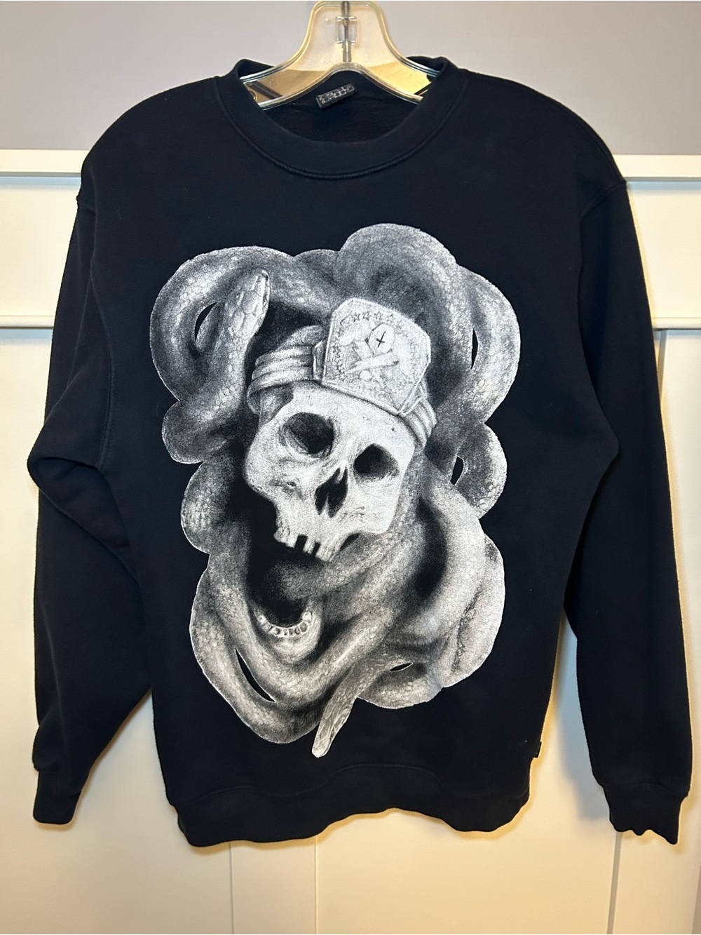 Flying Coffin snake & skull print crewneck sweatshirt